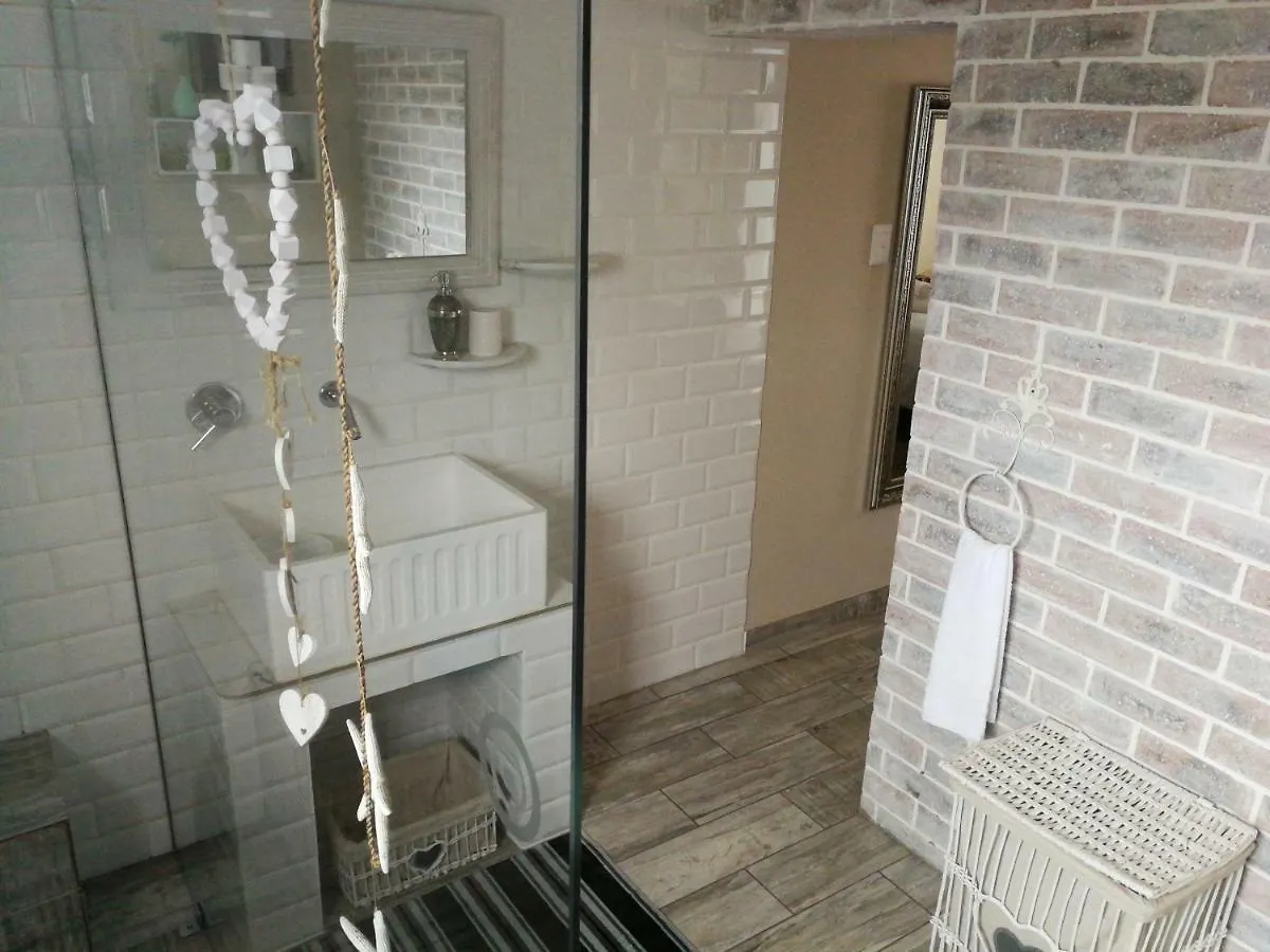 Posto Al Sole - Il Bacio Apartment Bellville 0*,